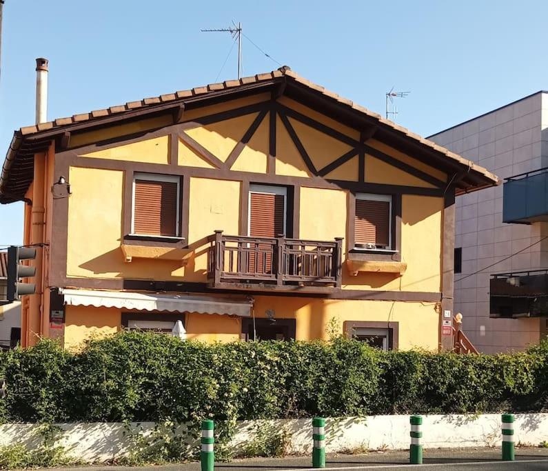 Preciosa Casa Bi-Familiar Al Lado De Donosti. Apartment Irun Luaran gambar