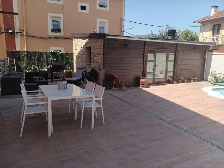 Preciosa Casa Bi-Familiar Al Lado De Donosti. Apartment Irun Luaran gambar
